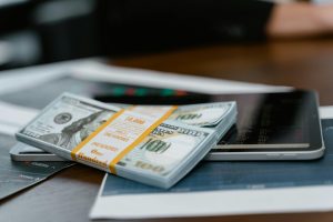 Read more about the article Private Placements 2025: 506(b) vs. 506(c) & Investor Insights